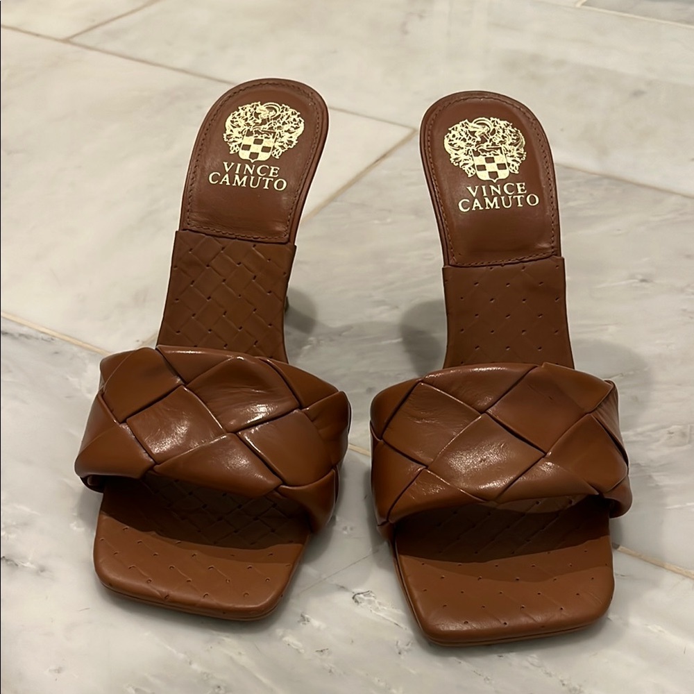 Vince Camuto Women's Brown Woven Sandals - Picture 2 of 6